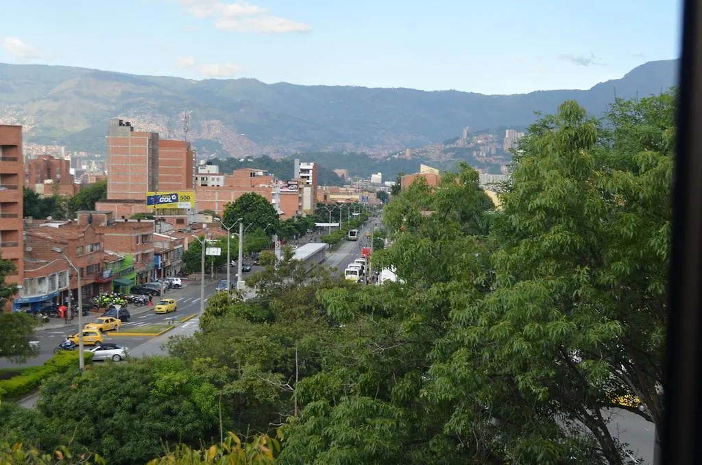 Mall 80 30 Hotel Medellín 0*,